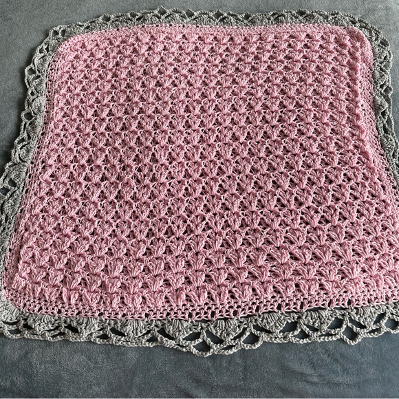 NWOT Handmade Granny Throw knitted Pink and Gray Crochet Blanket - Picture 1 of 5